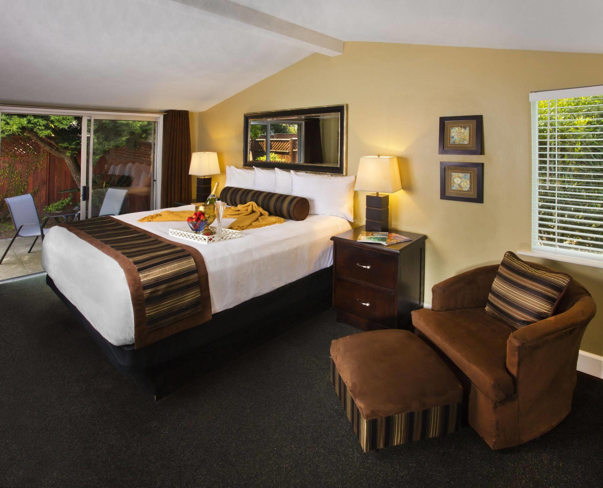 Monterey Peninsula Inn Pacific Grove Exterior foto